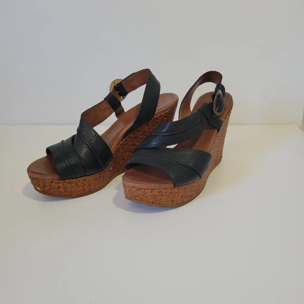 Naya women's leather wedges Size 9.5 M  raffia heels buckle closure black